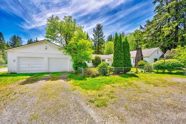 Building Photo - Bothell Rambler