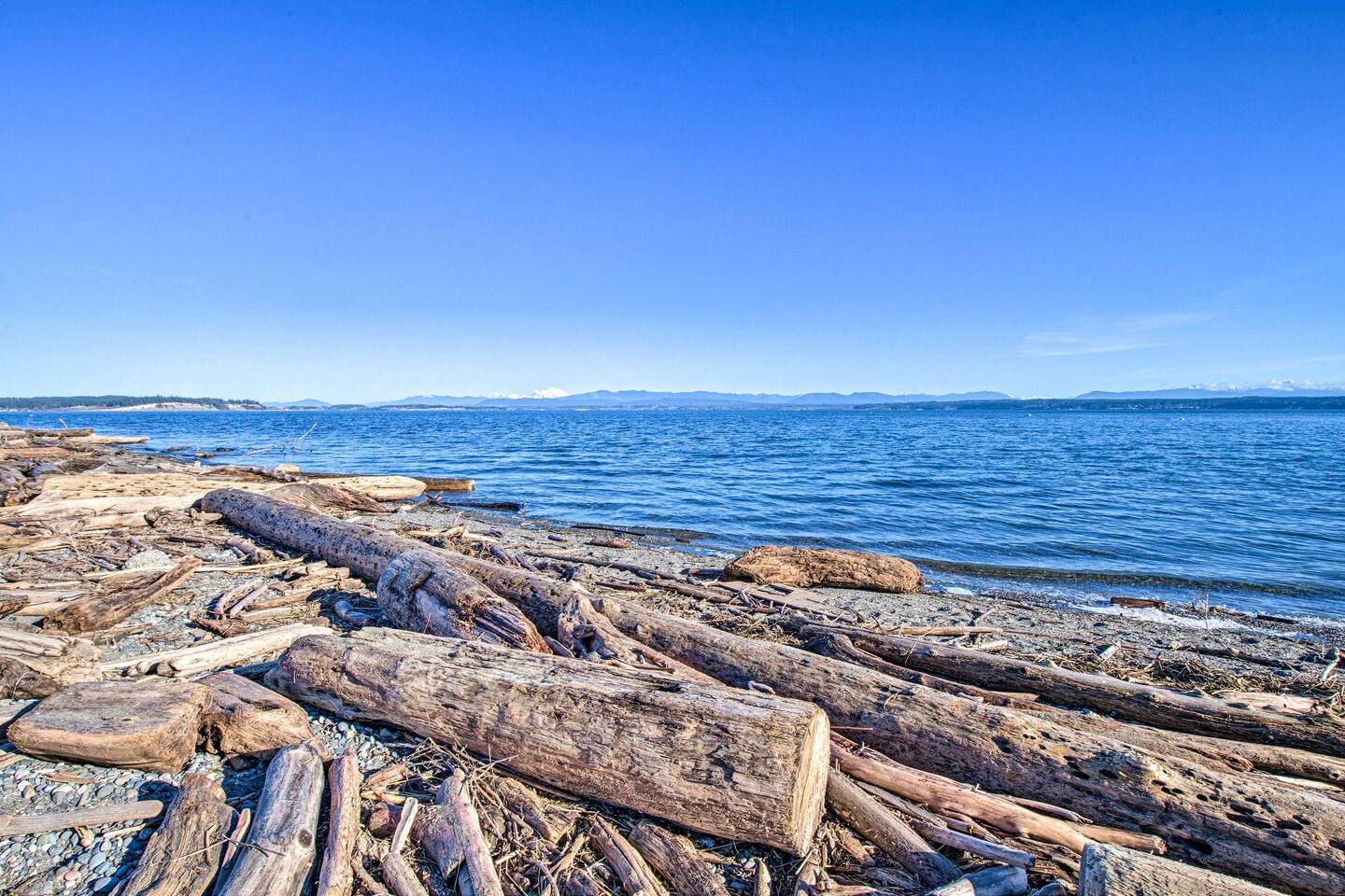 Building Photo - 1486 SE Camano Dr