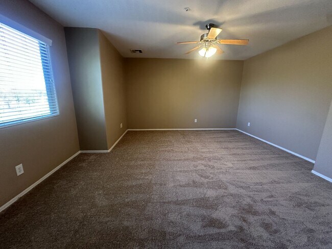 Building Photo - Spectrum in Gilbert