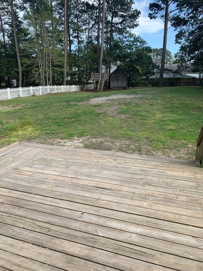 Building Photo - 3 Bedroom 2 Bath Home in Manteo Available ...