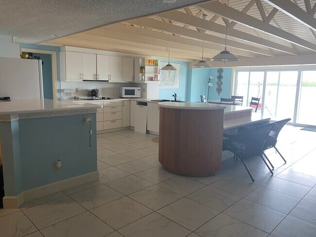 Kitchen and nook - 160 Stanford Dr