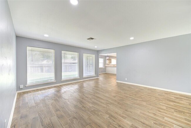 Building Photo - 1809 Lamar Dr