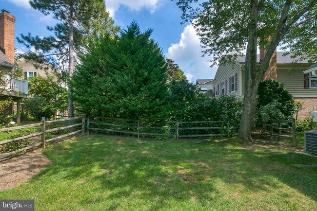 Building Photo - 26 Lily Pond Ct