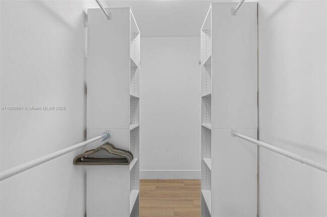 Building Photo - 2661 SW 28th Ct