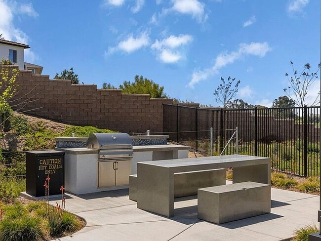 Building Photo - BRAND NEW 4 BED, 3.5 BATHS, 2070 SQ FT TOWNHOME BY KH HOMES