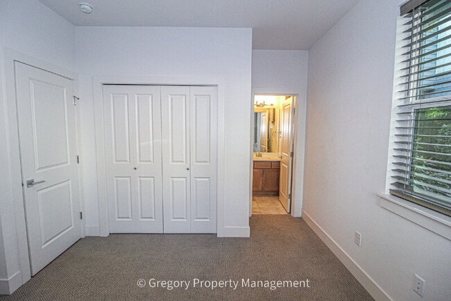 Building Photo - 9631A NE 183rd St