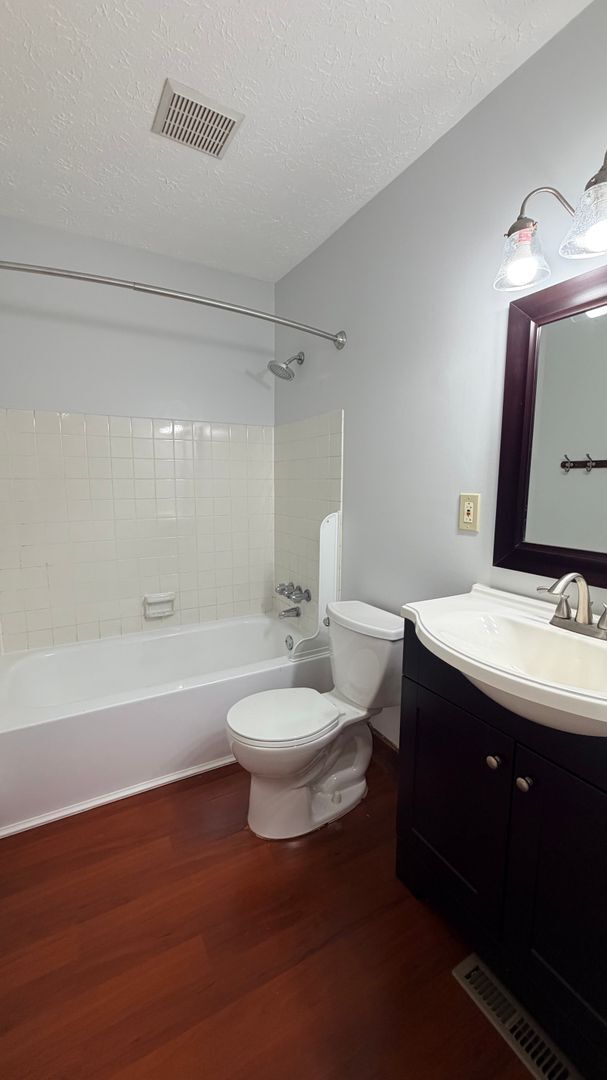 Building Photo - 13856 Oakbrook Dr