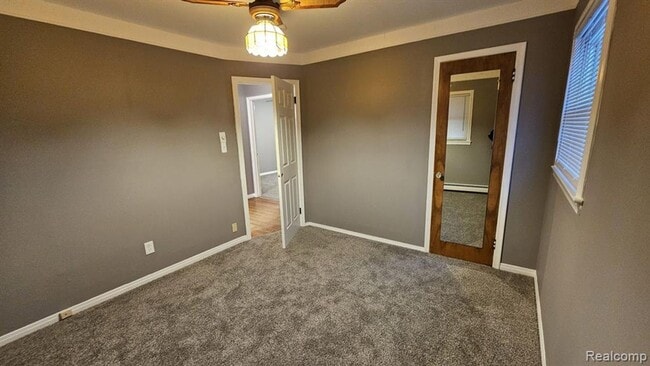 Building Photo - Beautifully Updated 3-Bedroom Home with Finished Basement & Spacious Backyard in Prime Royal Oak ...