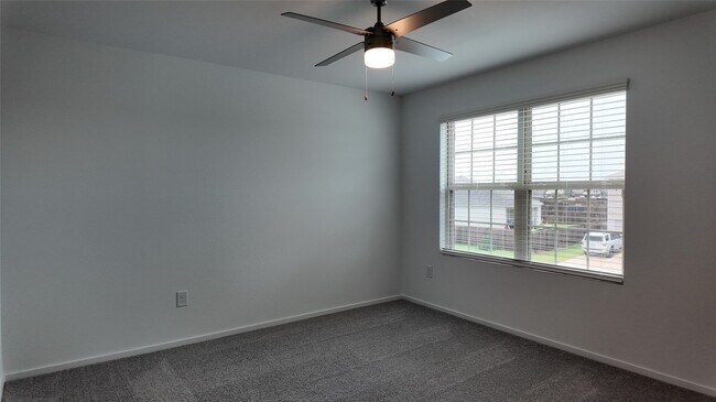 Building Photo - 15035 Rustic Moon Rd