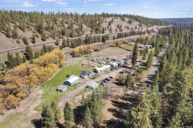 Building Photo - 9322 Cheney Spokane Rd