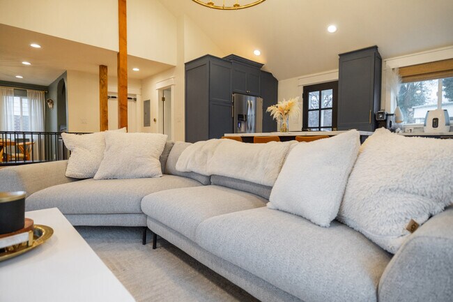 Building Photo - 3045 S 1640 E