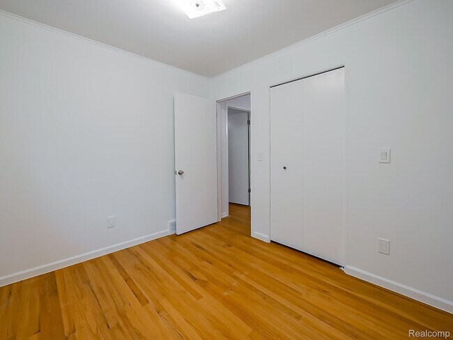 Building Photo - 7580 Thornwood St