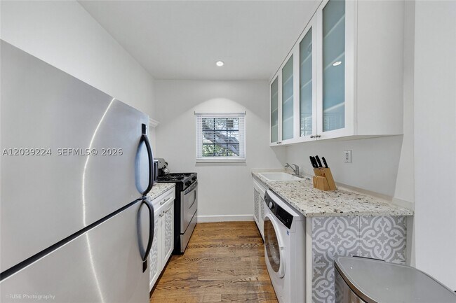 Building Photo - 439 15th St