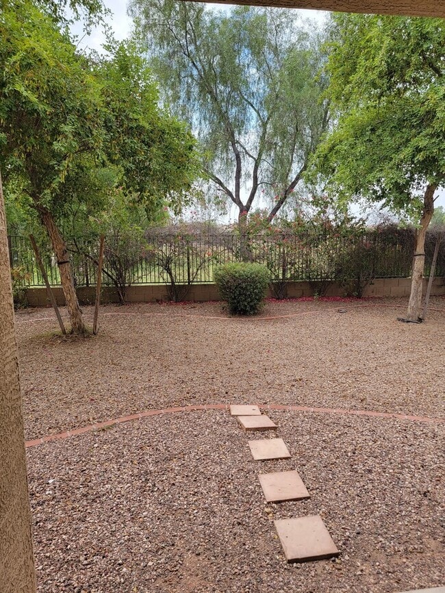 Building Photo - Spectacular 3-bedroom, 2.5 bathroom home For Rent in Tolleson!!