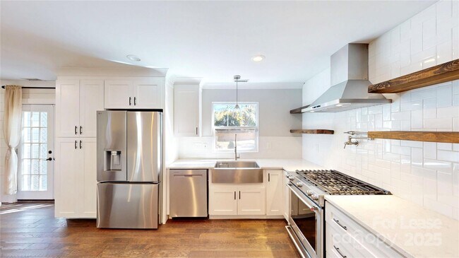 Building Photo - 1412 N Sharon Amity Rd