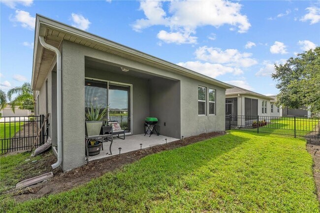Building Photo - 3443 Sagebrush St