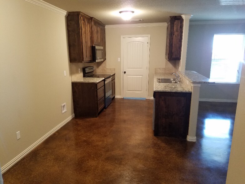 Building Photo - 120 Crossfire Ct