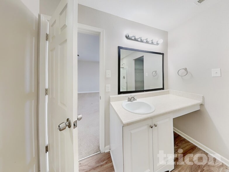 Building Photo - 1351 Waterlily Lane