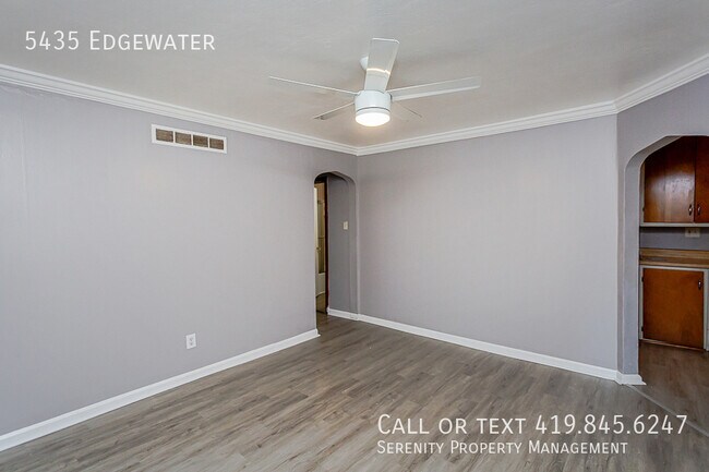 Building Photo - 5435 Edgewater-