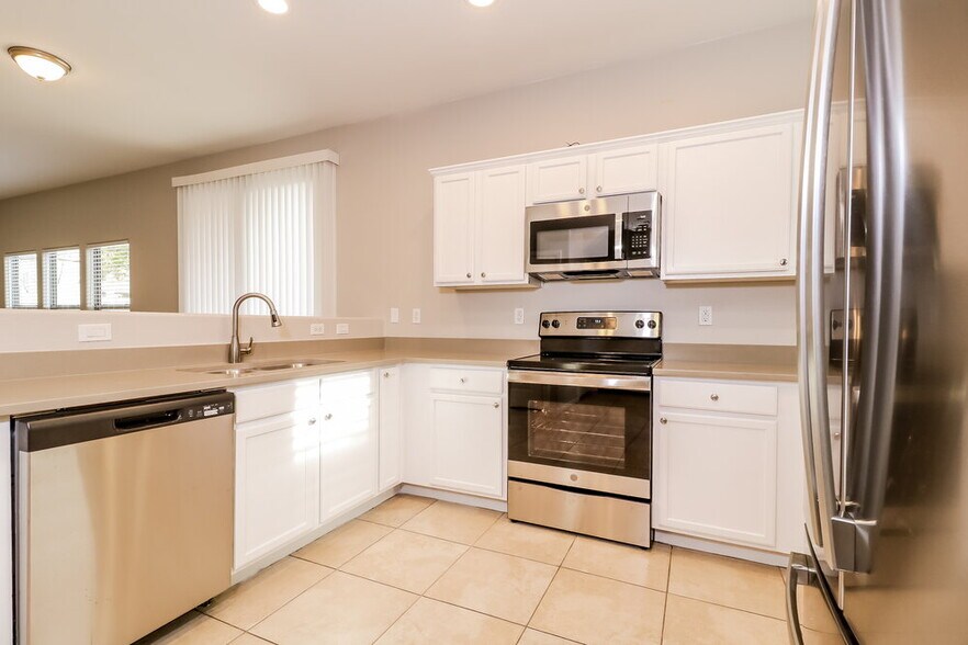 Building Photo - 6326 W Harwell Rd