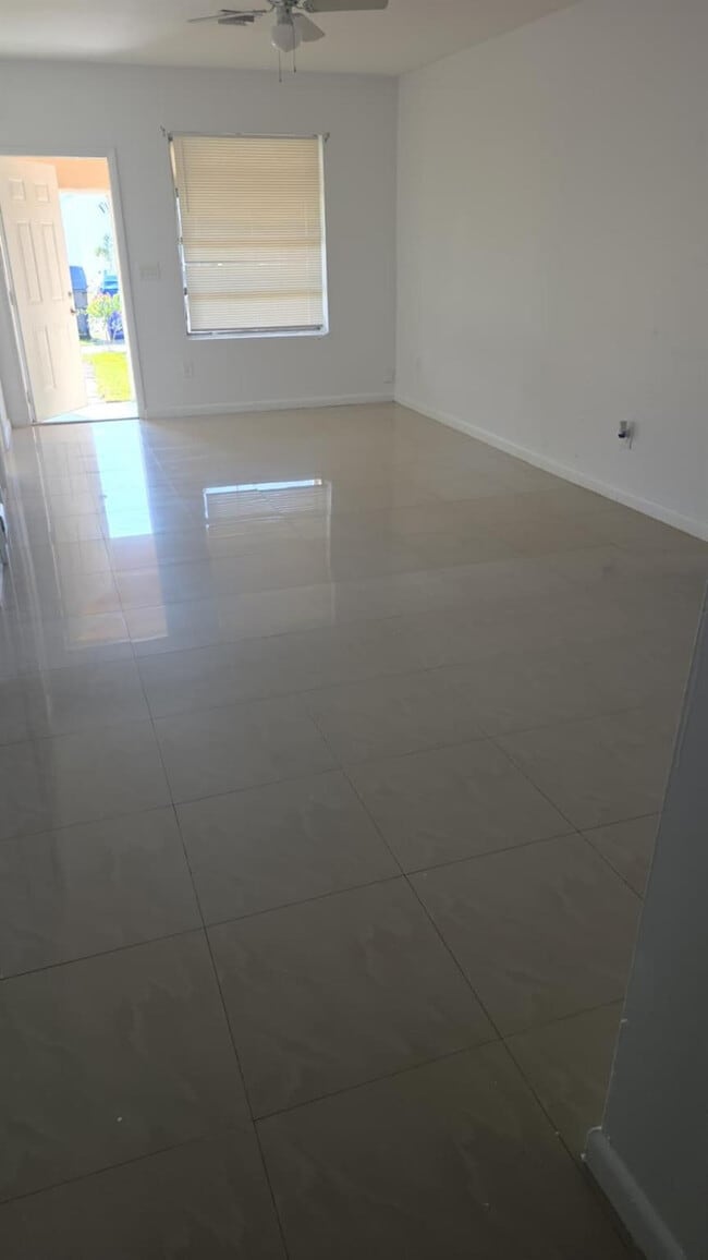 Building Photo - 5241 Mayo St