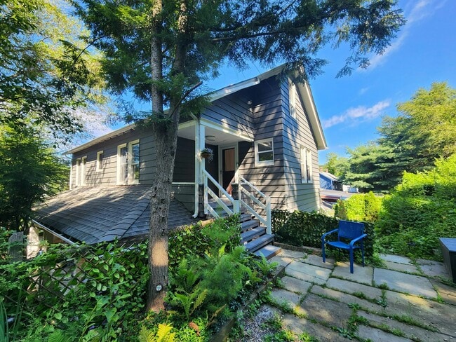 Building Photo - 54 W Branchville Rd
