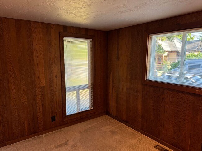Building Photo - Terrific 3 Bedroom, 2 Bathroom in South Eugene