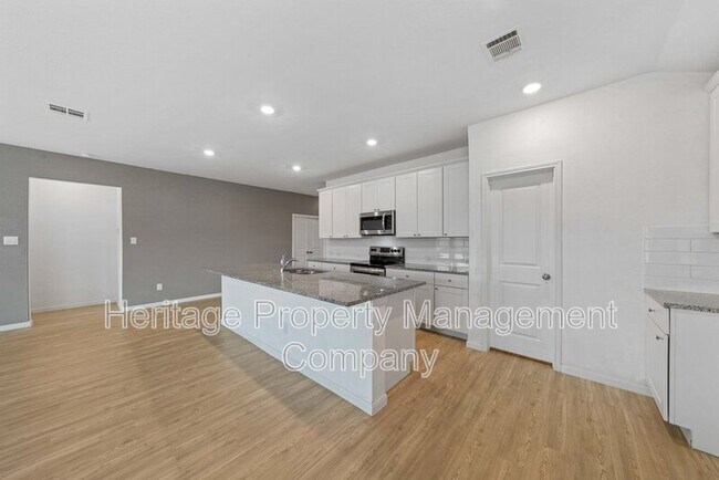 Building Photo - 2700 Coral Vly