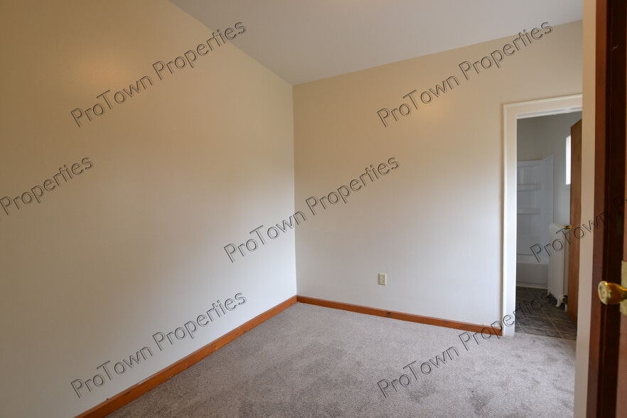 Building Photo - 26 N Broadway St