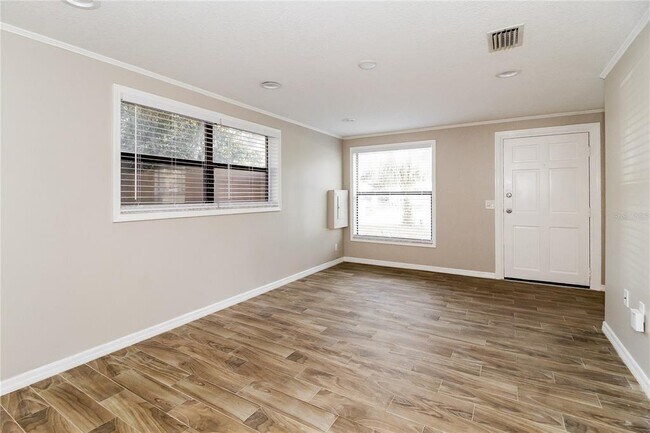 Building Photo - 243 Acorn Dr