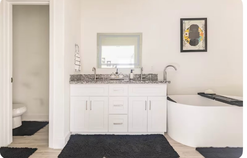 Primary Bathroom - 4506 Aledo St