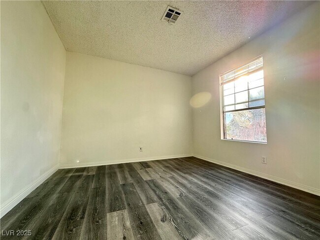 Building Photo - 1663 Duarte Dr