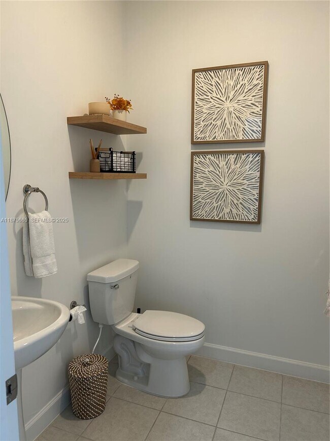 Building Photo - 29071 Ave