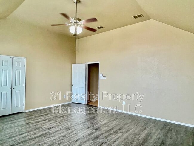 Building Photo - 6116 Pine Meadow Ln