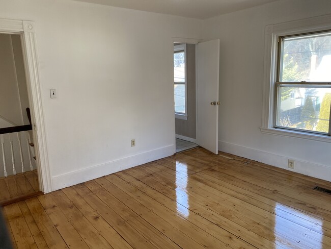 Master Bedroom on 2nd Floor - 49 Cliff St