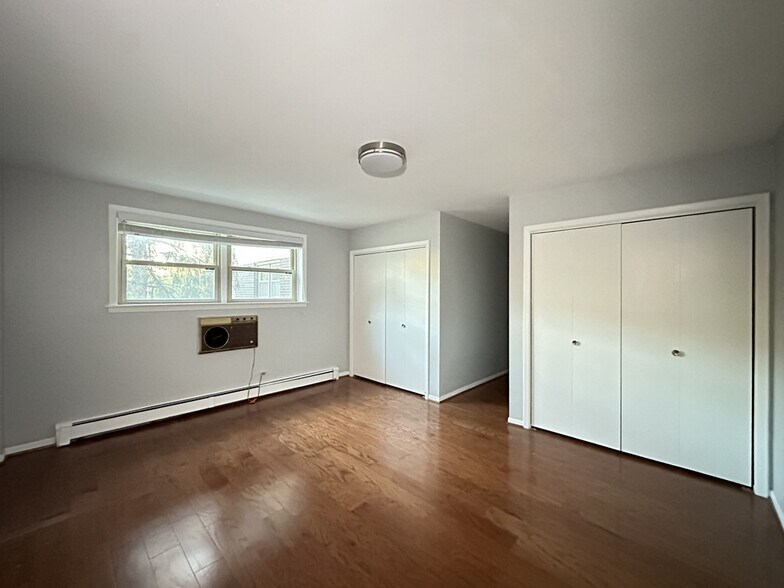 Building Photo - 8644 Skokie Blvd