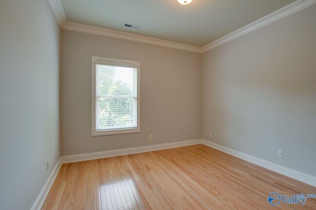 Building Photo - 6421 Lincoln Park Pl NW