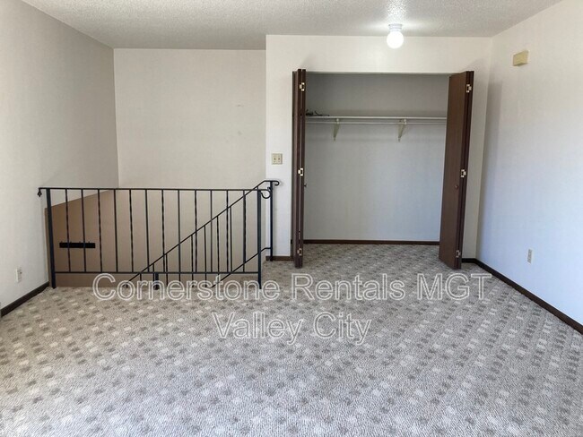 Building Photo - 804 11th St NW