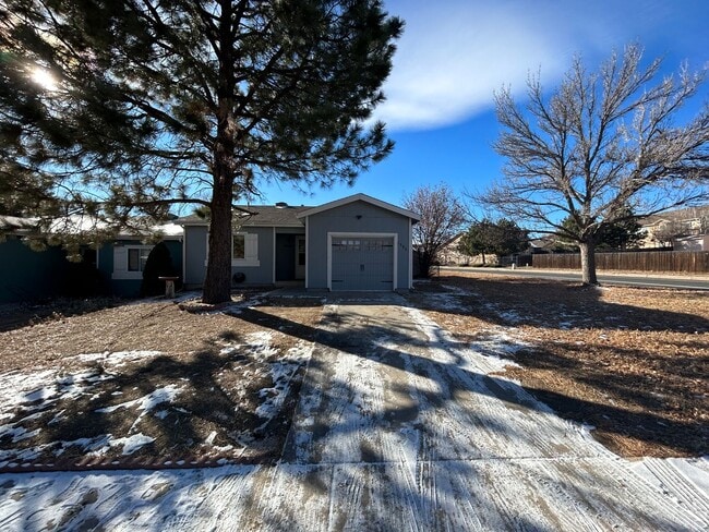 Building Photo - townhome