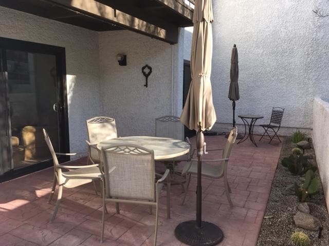Large and private 300SF patio with mountain views - 250 E San Jose Rd