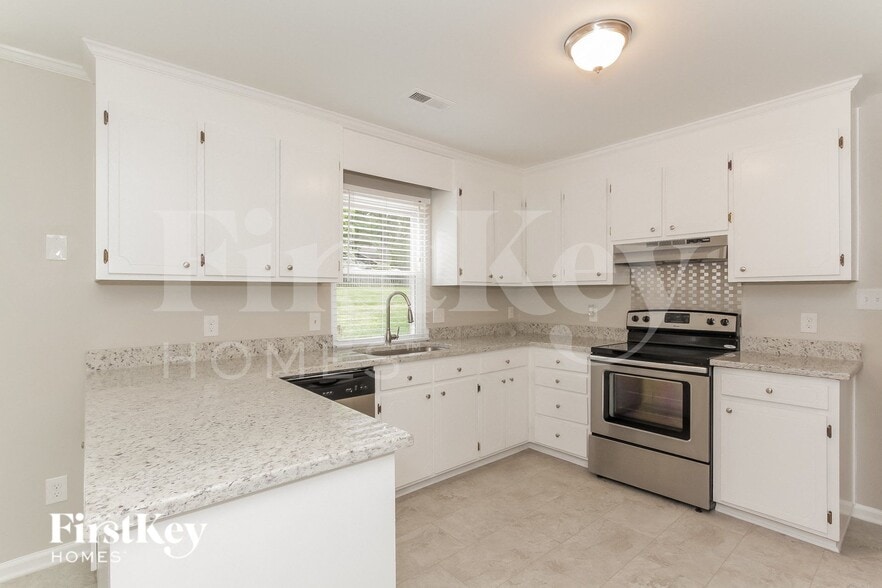 Building Photo - 10603 Par Cove Ln