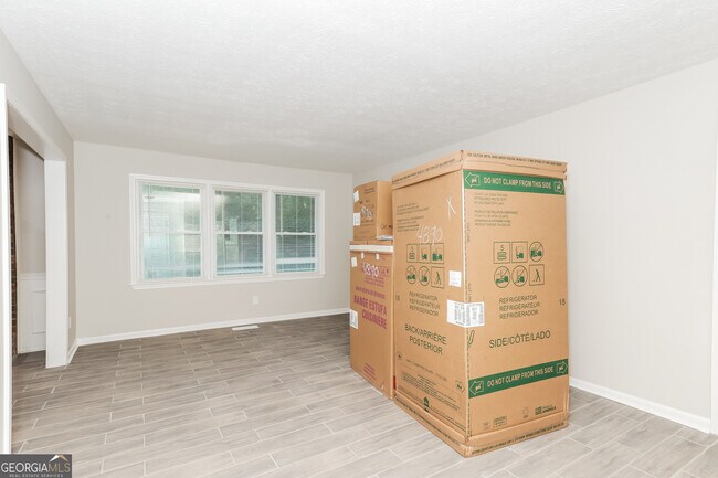Building Photo - 246 Timber Lake Cir