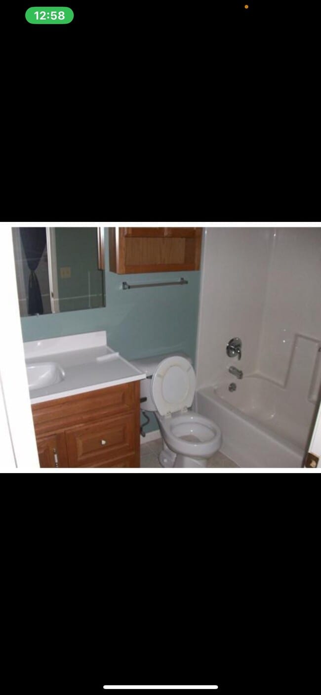 Building Photo - 125 E Rouse St