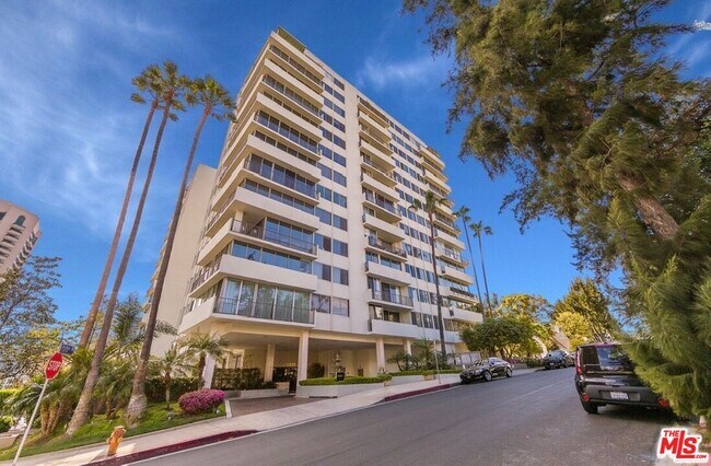 Building Photo - 10433 Wilshire Blvd