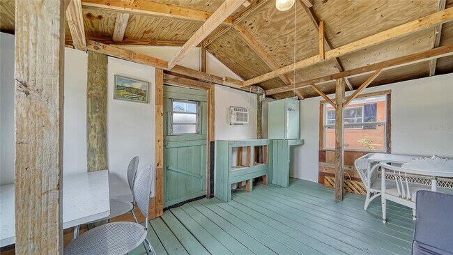 Building Photo - 641 Coral Dr
