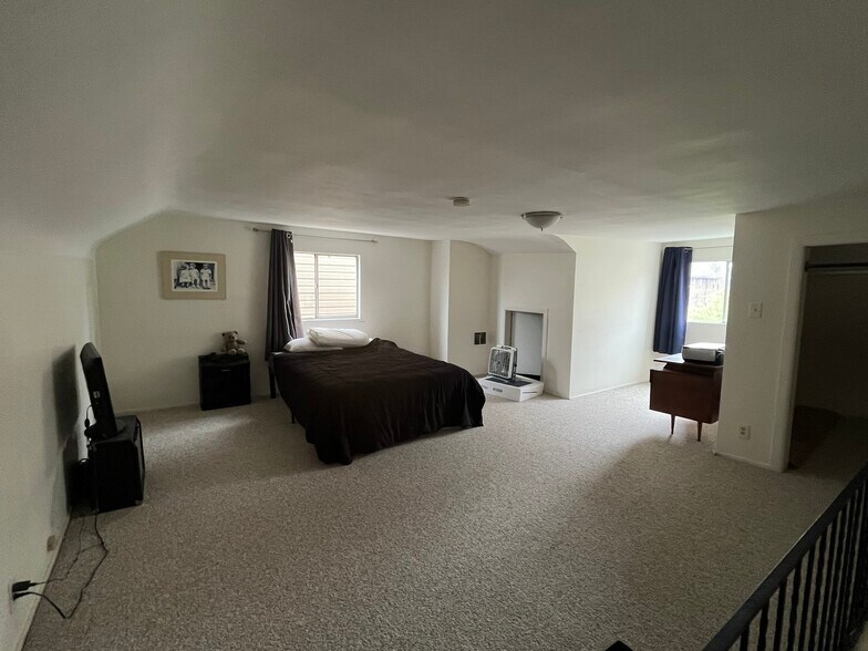Bedroom - 6202 Saint Marie St
