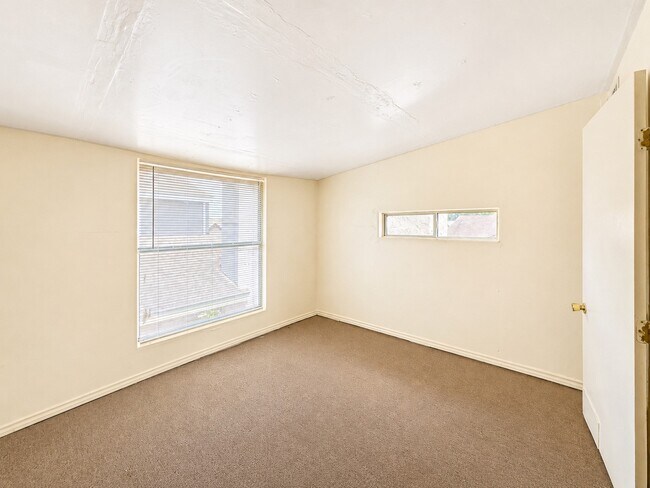 Building Photo - 12504 Autumn Leaf Ln