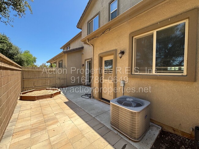 Building Photo - Gated Penryn Patio 2 Story Home, 3 Bedroom...