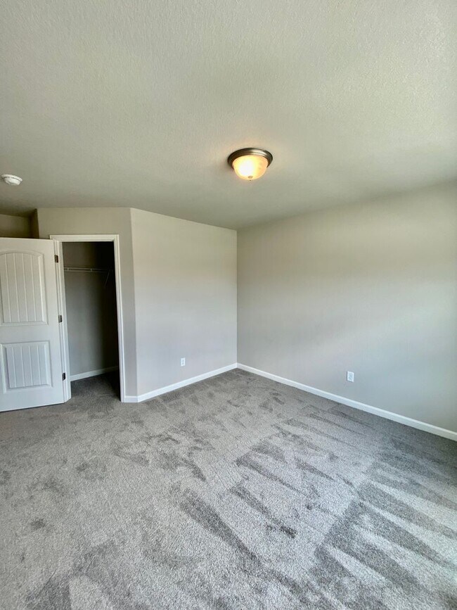 Building Photo - Newly Built 3 Bedroom Townhome with Commun...