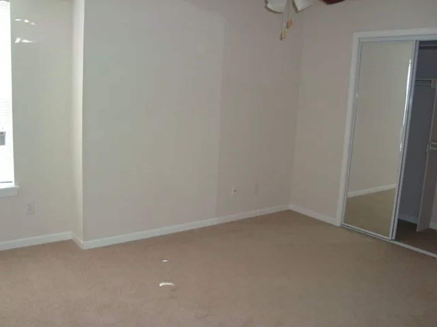 Building Photo - 712 SW Shadow Glen Dr